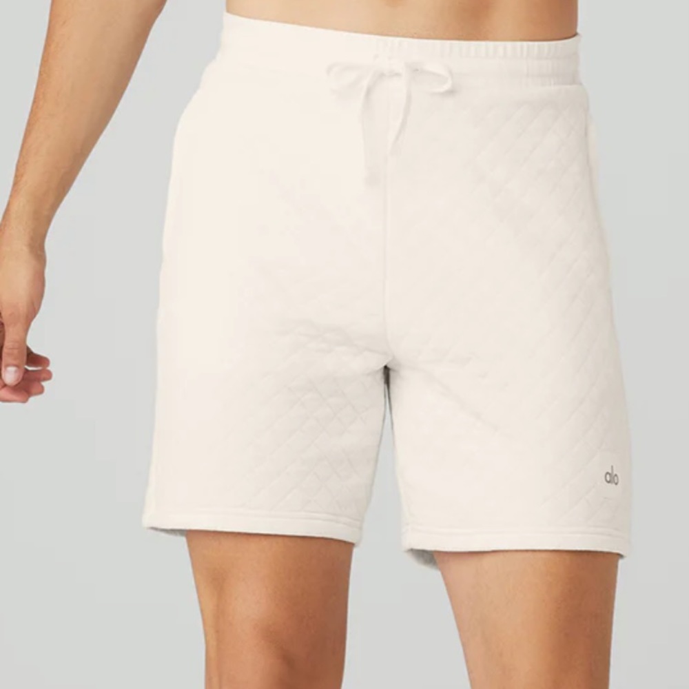 Alo Yoga Quilted Stadium Short in Ivory